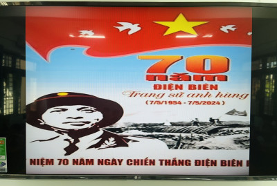 Trường Tiểu học Hai Bà Trưng tổ chức xem truyền hình trực tiếp lễ kỷ niệm 70 năm chiến thắng Điện Biên Phủ